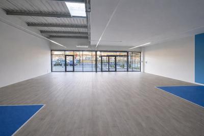 Local d'activité / Entrepôt - 325 m²
