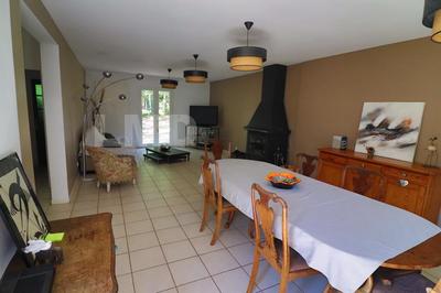 Maison - 144 m² - 7 pièces