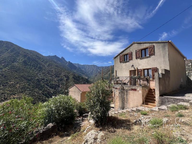 Maison - 87 m² - 5 pièces