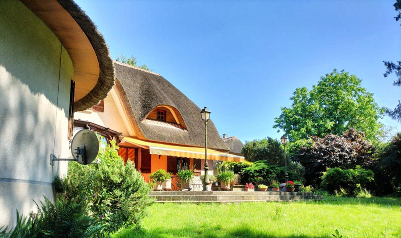 Maison - 260 m² - 10 pièces