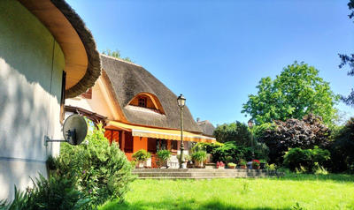 Maison - 260 m² - 10 pièces