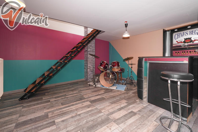 Maison - 200 m² - 6 pièces