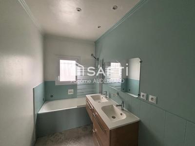 Maison - 99 m² - 5 pièces