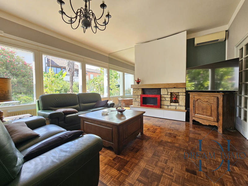 Villa - 319 m² - 14 pièces