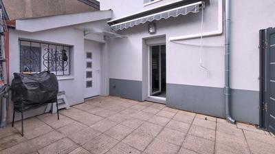 Maison traditionnelle - 82 m² - 4 pièces