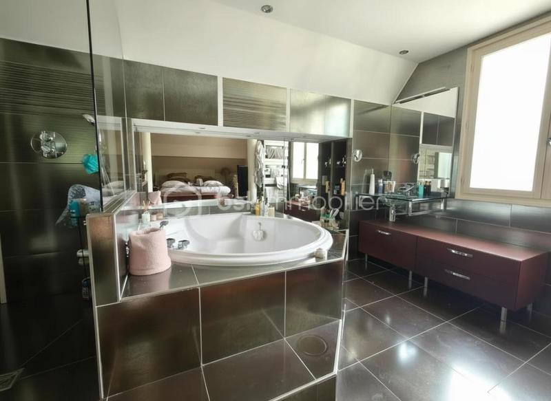 Maison - 154 m² - 8 pièces