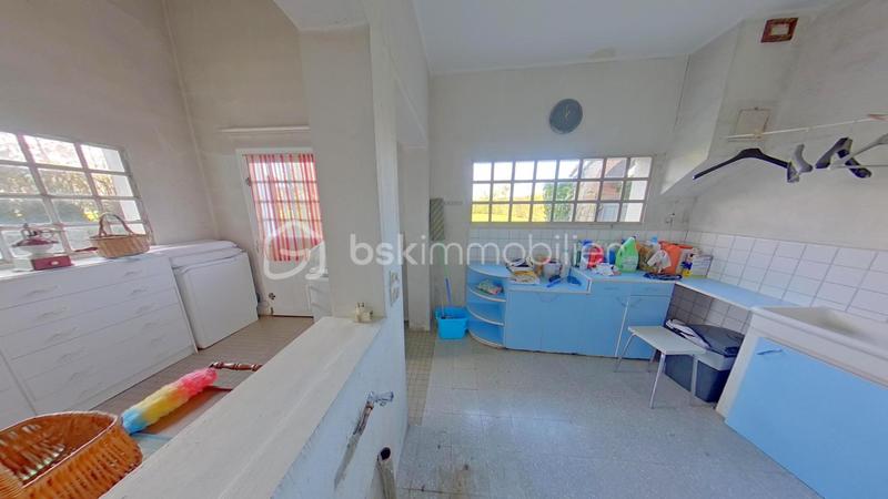 Propriété - 180 m² - 6 pièces