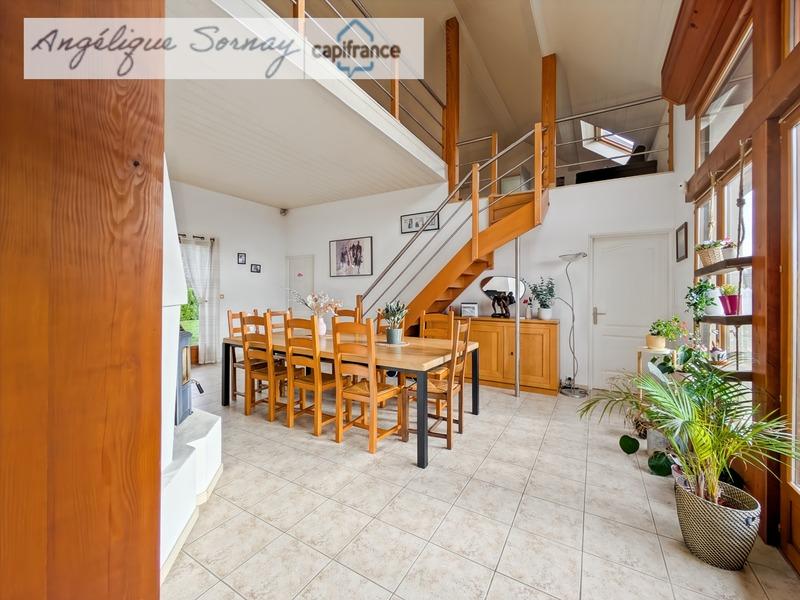 Maison - 210 m² - 8 pièces