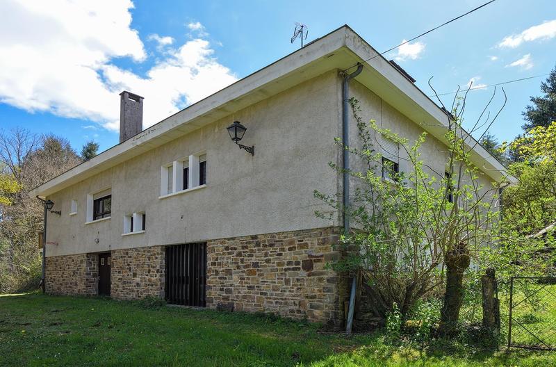 Maison - 335 m² - 11 pièces