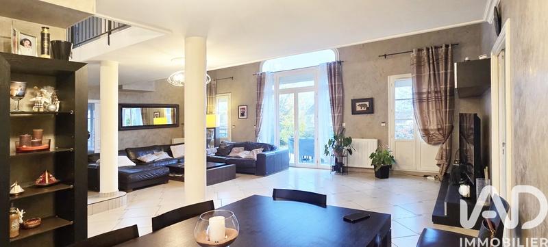 Maison - 189 m² - 7 pièces