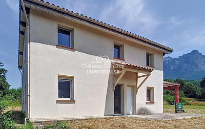 Maison - 186 m² - 2 pièces