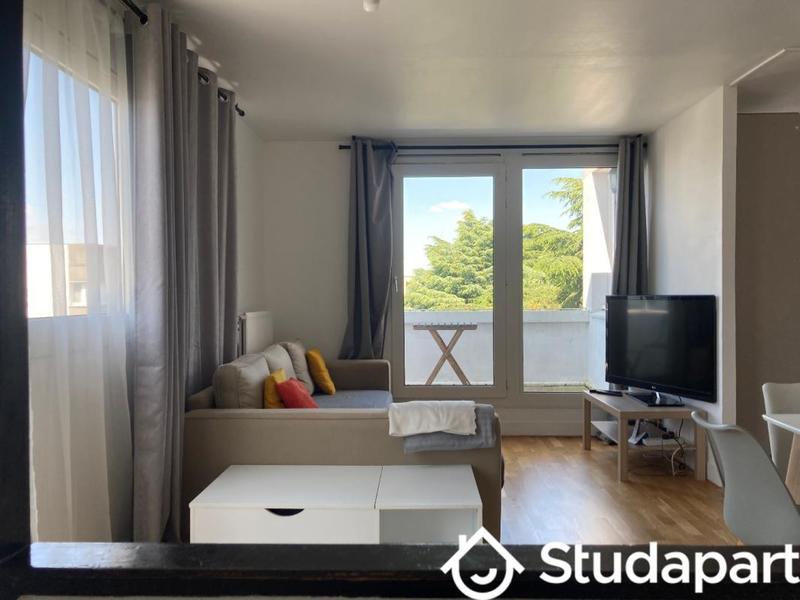 Chambre - 9 m² - 1 pièce