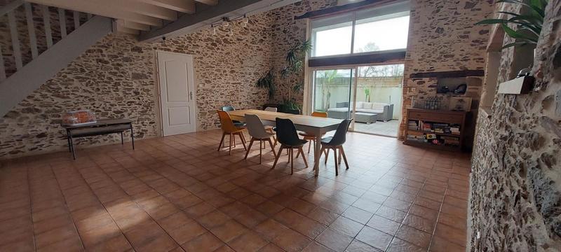 Maison en pierre - 195 m² - 5 pièces