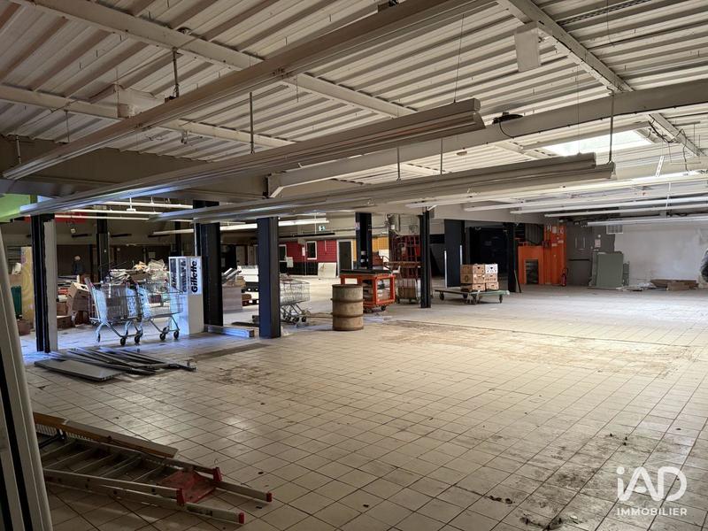 Local commercial - 876 m²