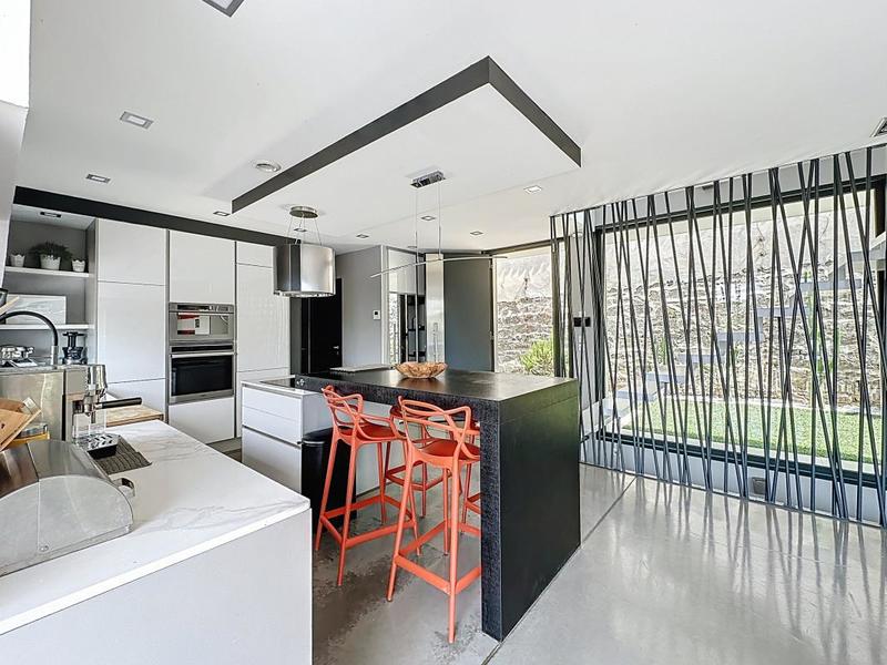 Maison - 140 m² - 5 pièces