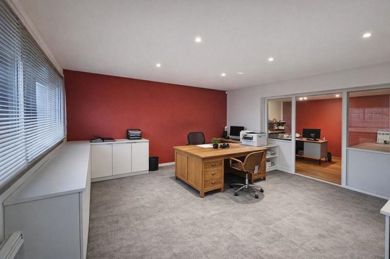 Local artisanal - 163 m² - 3 pièces