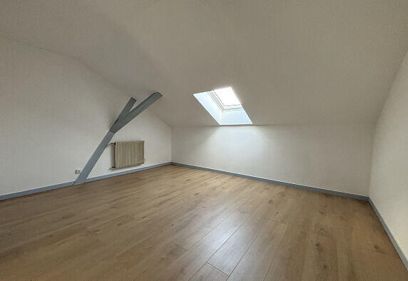 Appartement - 90 m² - 4 pièces