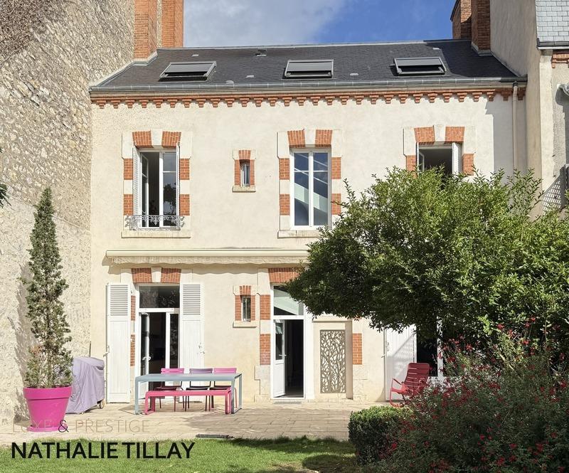 Maison - 220 m² - 9 pièces