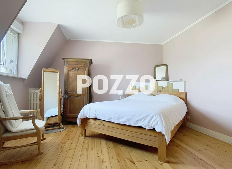 Maison - 311 m² - 12 pièces