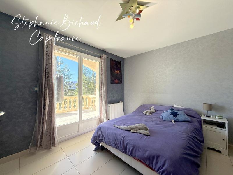 Villa - 205 m² - 6 pièces