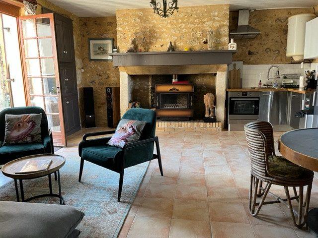 Maison traditionnelle - 275 m² - 8 pièces