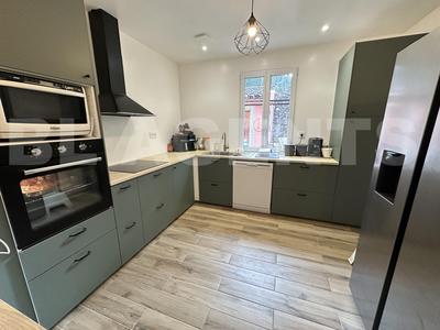 Maison - 185 m² - 8 pièces