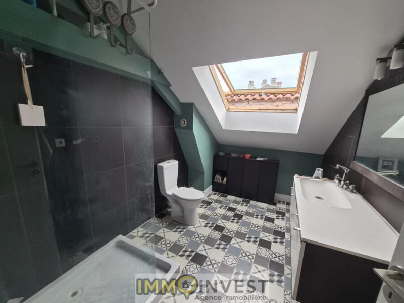 Appartement - 210 m² - 6 pièces