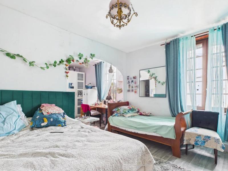 Maison - 200 m² - 9 pièces