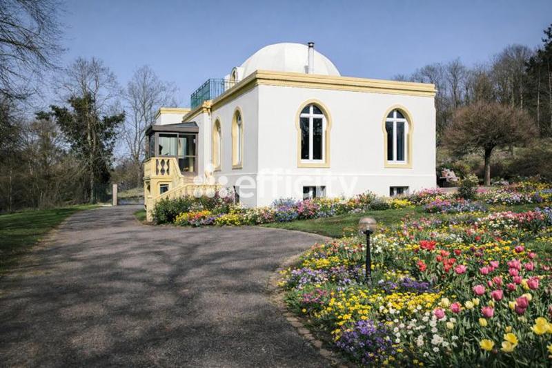 Maison - 254 m² - 9 pièces