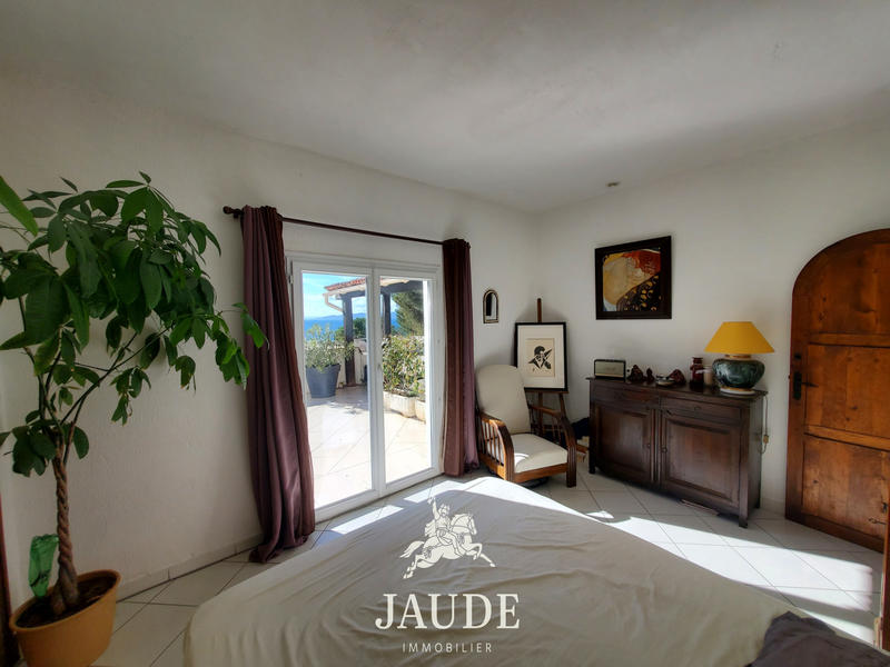 Maison - 270 m² - 10 pièces