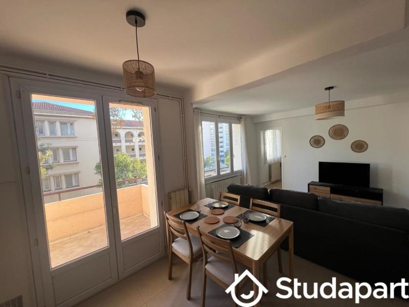 Chambre - 9 m² - 1 pièce