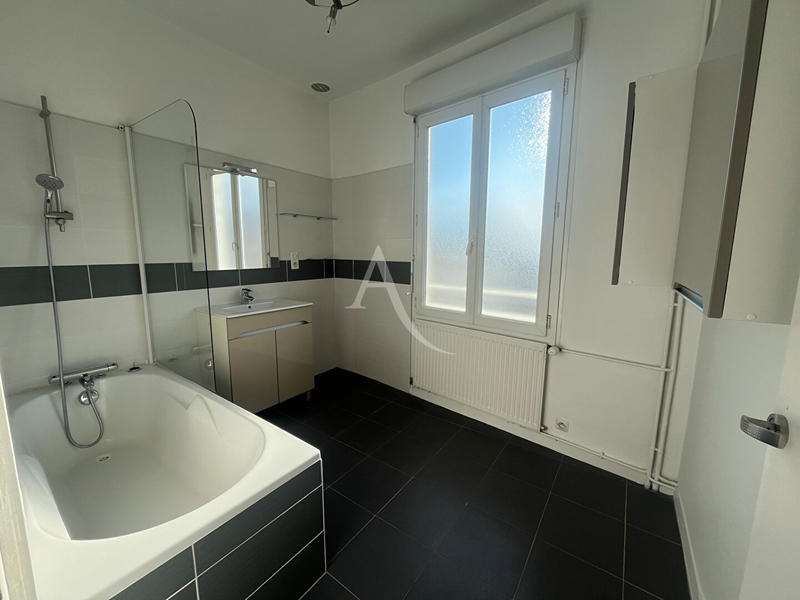 Maison - 106 m² - 4 pièces