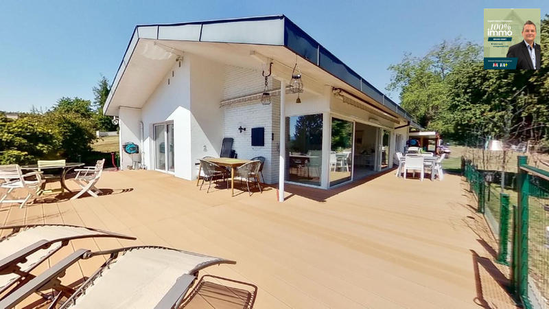 Maison - 240 m² - 5 pièces