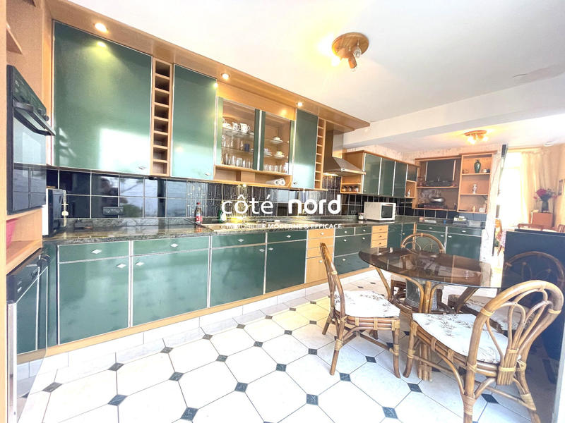 Maison - 179 m² - 8 pièces