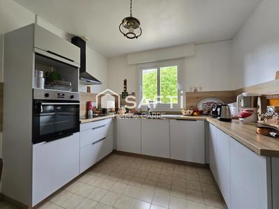 Maison - 220 m² - 7 pièces