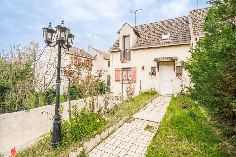 Maison - 74 m² - 4 pièces