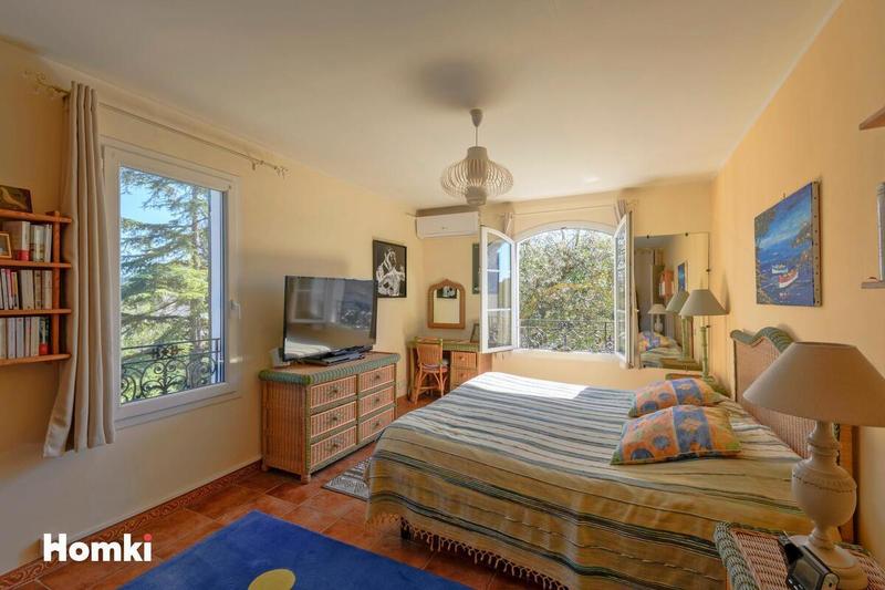 Maison - 180 m² - 6 pièces