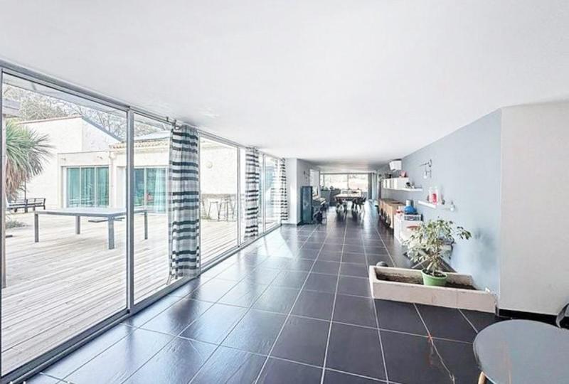 Villa - 320 m² - 7 pièces