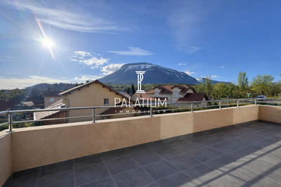 Maison - 99 m² - 4 pièces