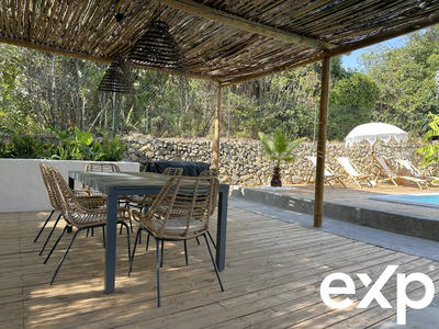 Villa - 220 m² - 7 pièces