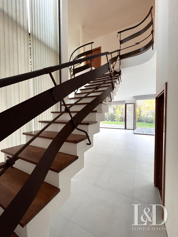 Villa - 240 m² - 7 pièces