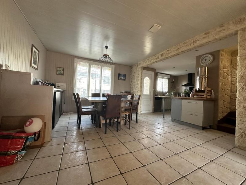 Maison - 144 m² - 8 pièces