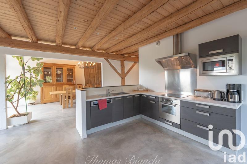 Maison - 230 m² - 6 pièces