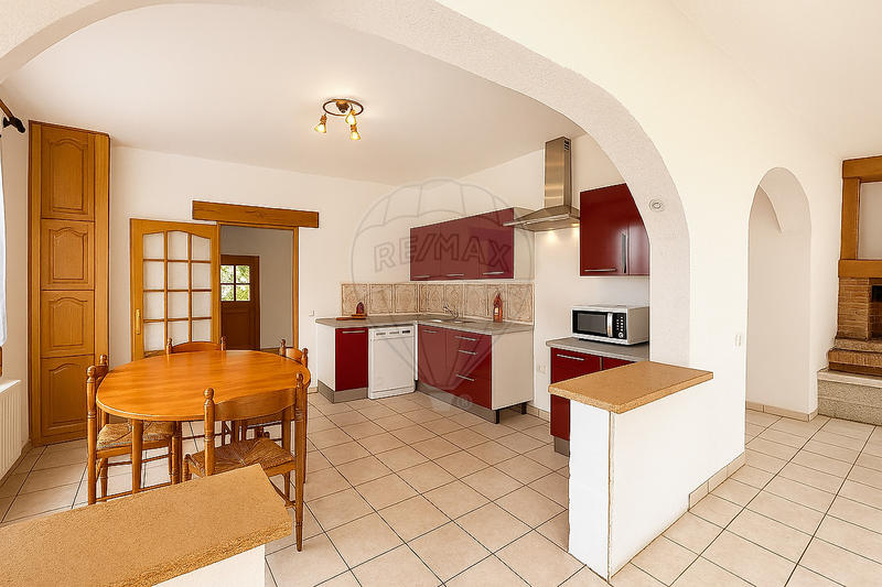Maison - 239 m² - 5 pièces