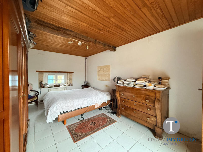 Maison - 225 m² - 9 pièces