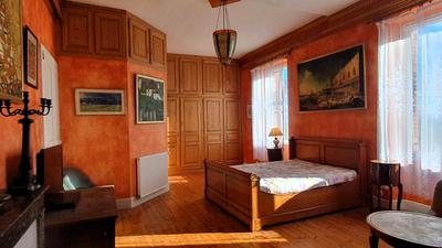 Propriété - 311 m² - 9 pièces