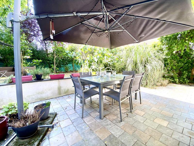 Maison - 200 m² - 8 pièces