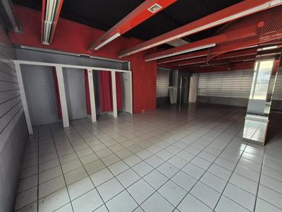 Local commercial - 122 m² - 1 pièce