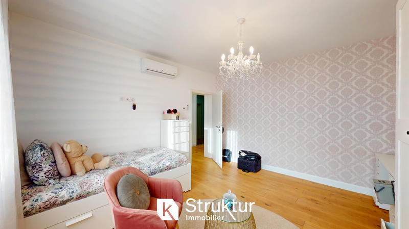 Appartement - 153 m² - 5 pièces