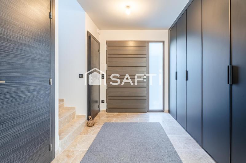 Maison - 181 m² - 6 pièces